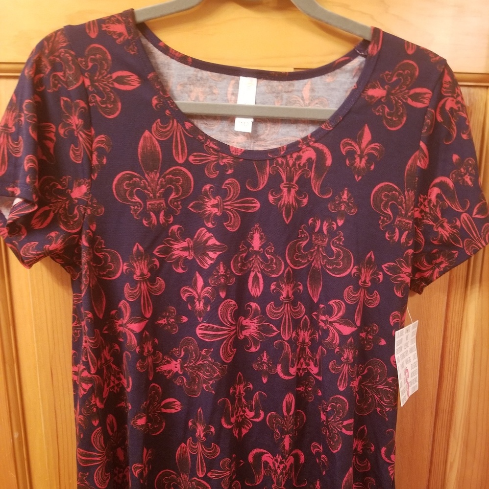 Nwt lularoe classic tee